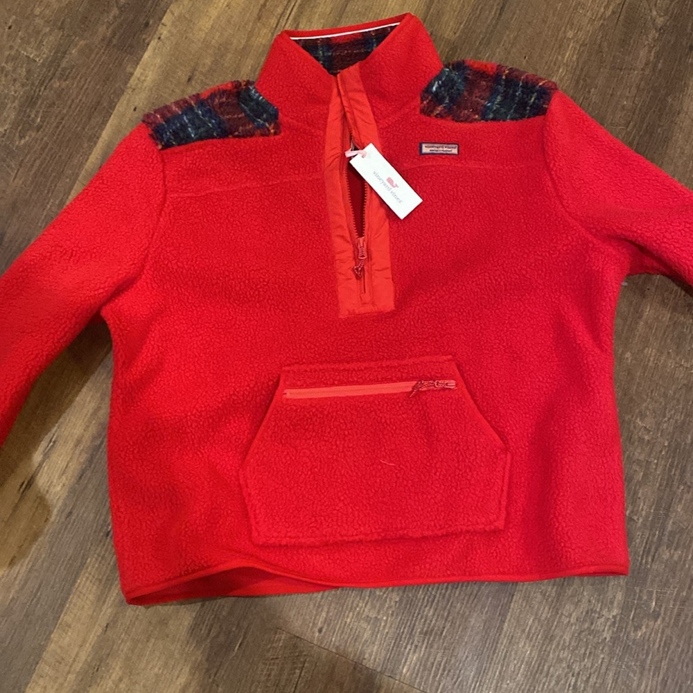 Vineyard Vines nwt Sherpa 1/4 zip. Color red velvet